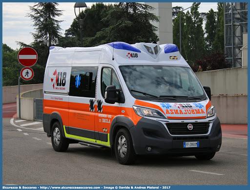 Incidente in volo: 63enne salvato dopo la caduta con deltaplano