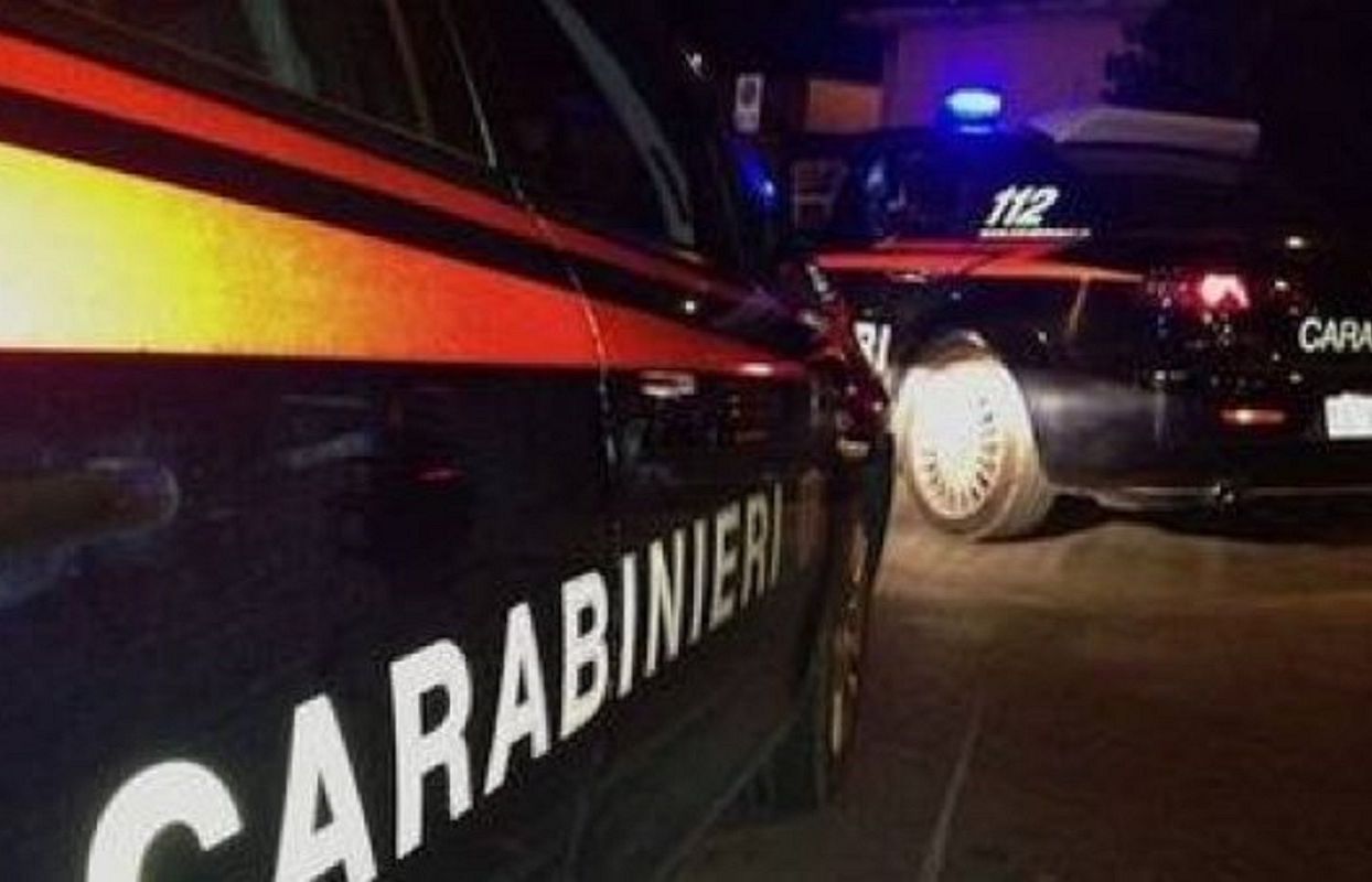 Rapina a Ripi: uomo armato di coltello in fuga