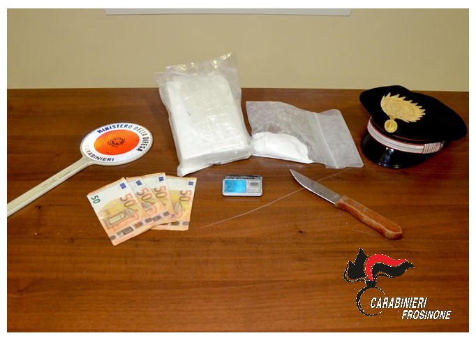Arrestato 35enne con oltre un chilo di cocaina ad Aquino