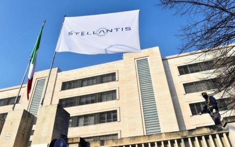 Incontro Stellantis-sindacati: futuro degli stabilimenti in discussione