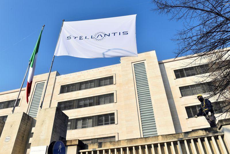 Incontro Stellantis-sindacati: futuro degli stabilimenti in discussione