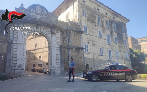 Giovane denunciato per violazione del Daspo urbano ad Alatri