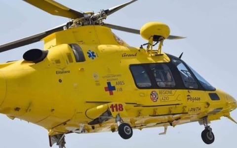 Cade dal tetto: operaio in gravi condizioni a Cassino