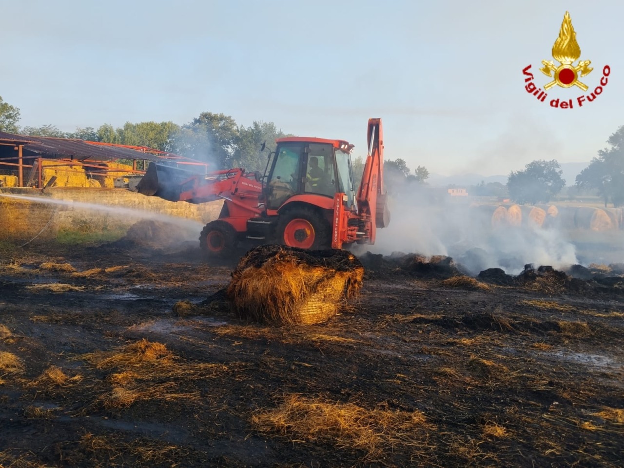 Incendio alla Remat Italia: Vigili del Fuoco in azione