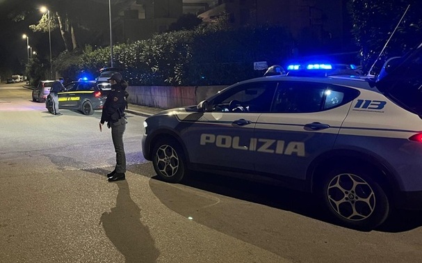 Arrestato rapinatore di supermercato in fuga verso Napoli