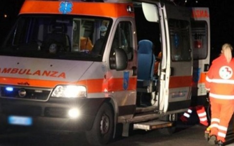Deltaplano precipita in atterraggio: grave un 50enne