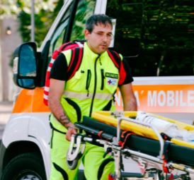 Cassino, scooter contro un palo: muore un ragazzo di 22 anni