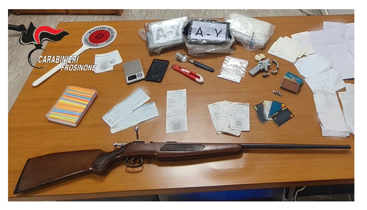 Quattro arresti per spaccio di cocaina e armi ad Arnara