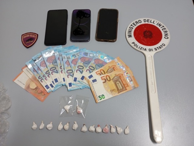 Inseguimento ad alta velocità: arrestati per cocaina