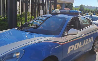 Frosinone, fermato con coltello e tubo di metallo