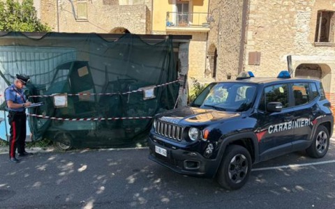 Coreno Ausonio, discarica abusiva e smontaggio di Ape Car