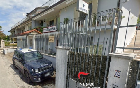 Coltello proibito in auto: denunciato giovane di Amaseno