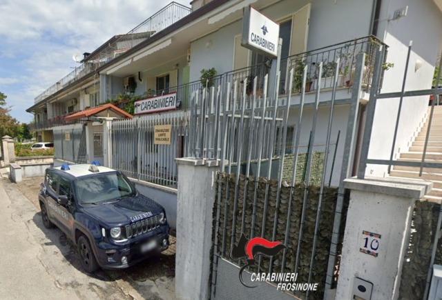 Coltello proibito in auto: denunciato giovane di Amaseno