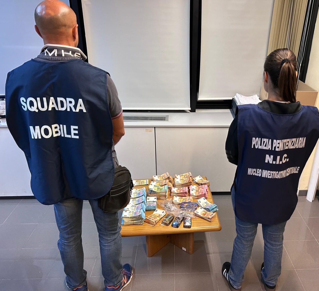 Tre arresti per droga: sequestrati hashish e oltre 130mila euro