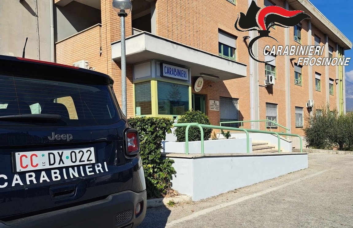 Finti carabinieri e falsi nipoti: due denunciati