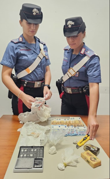 Hashish e cocaina in casa e in auto: arrestato ad Alatri