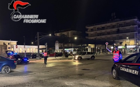 Rissa in piazza Labriola, coinvolti almeno 15 giovani
