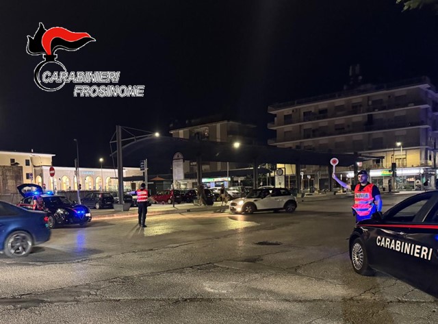 Rissa in piazza Labriola, coinvolti almeno 15 giovani