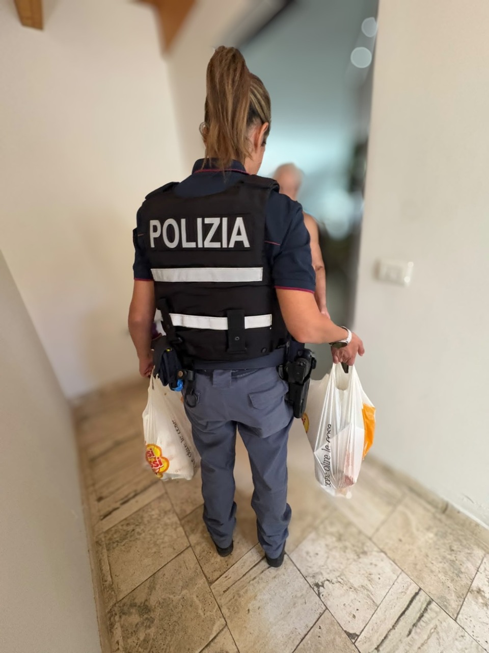 Fiuggi, donna senza cibo soccorsa dagli agenti