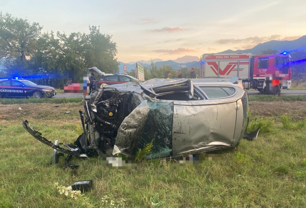 Cassino, fuoristrada si ribalta sulla Casilina: muore 39enne